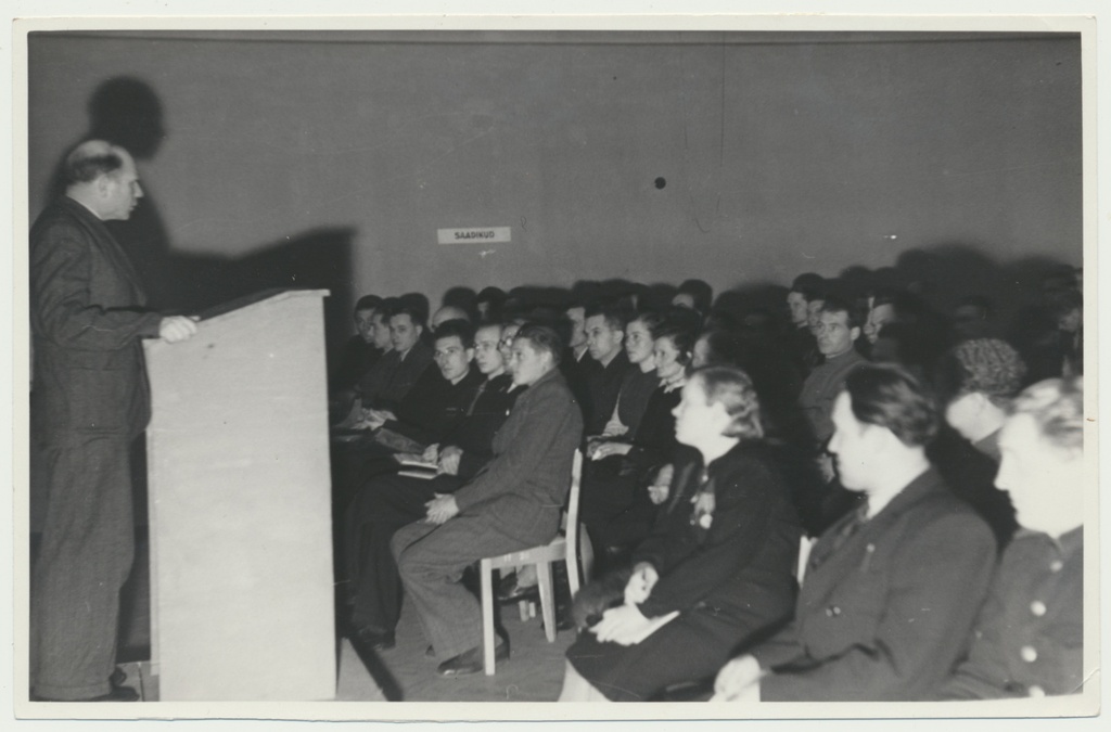 foto, Viljandimaa Töörahva Saadikute Nõukogu 1. istungjärk, 1948