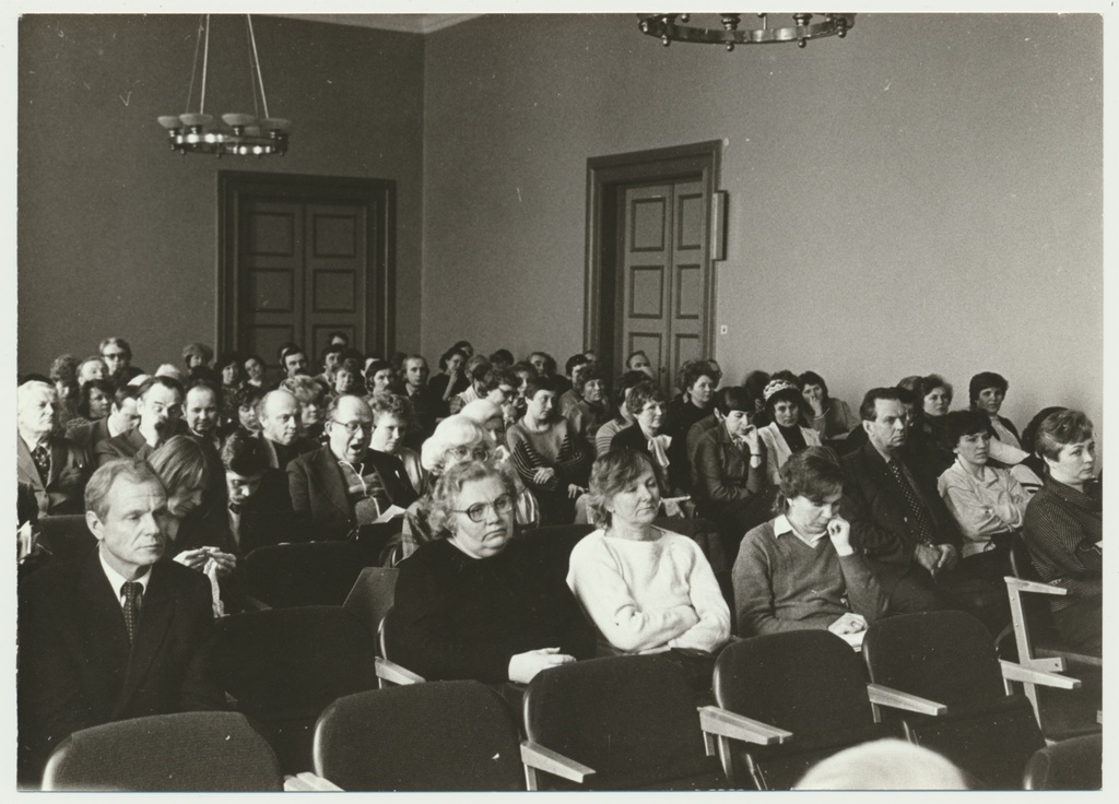 foto, ENSV Vabariikliku Karskusühingu Viljandi rajooni organisatsiooni konverents, 1988