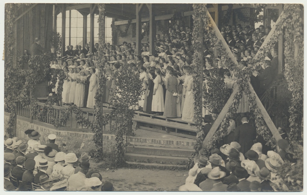 foto, Viljandi 2. Muusikapäev, lava, esinejad, 1914