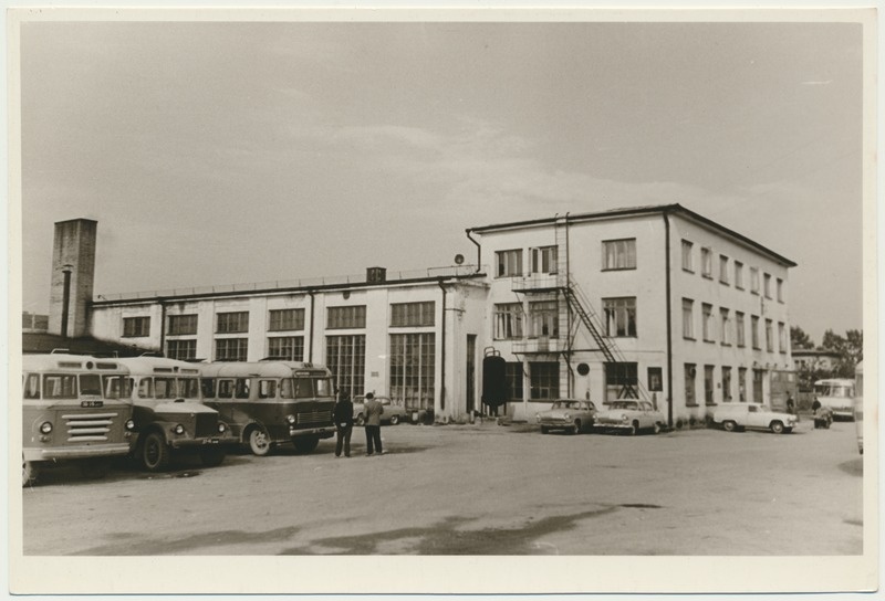 foto, Viljandi, Uku tn 1a, autotranspodibaas nr. 8, 1955, foto L. Vellema