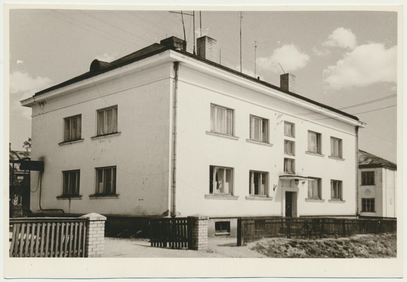 foto, Viljandi, Posti tn 39, korterelamu, 1960, foto L. Vellema