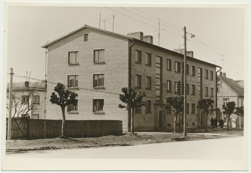 foto, Viljandi, Turu tn 11a, korterelamu, 1961, foto L. Vellema