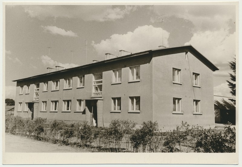 foto, Valgamaa, Helme Mehhaniseerimise kooli elamu, 1961, foto L. Vellema