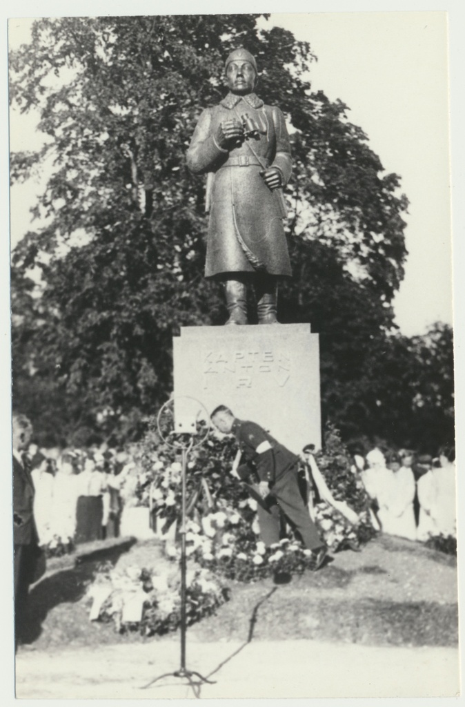 fotokoopia, kapten Anton Irve mälestussammas, avamispäev, 1933