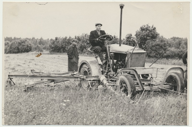 foto, Viljandimaa, Viiratsi sovhoos, heinaniiduk, 1949