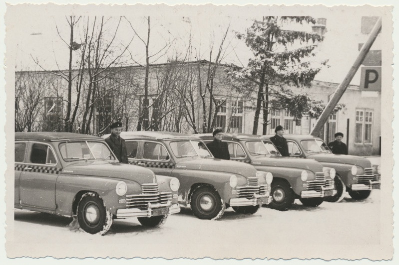 foto, Viljandi, Tallinna tn algus, Pobeda-taksod, 1950