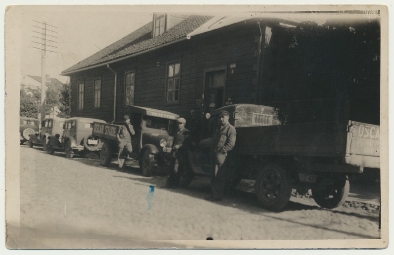 foto, Viljandi, Lossi tn, Oskar Stude sõidu- ja veoautod, u 1930