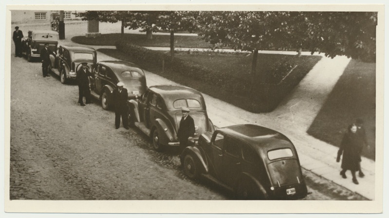 fotokoopia, Viljandi, Laidoneri plats, 2 sõiduautot- taksod, u 1930