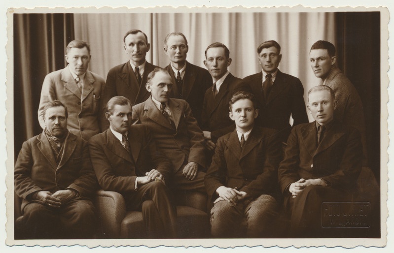 foto, Viljandi VTÜ juhatus, sh Oskar Raba, 1943, foto J. Riet