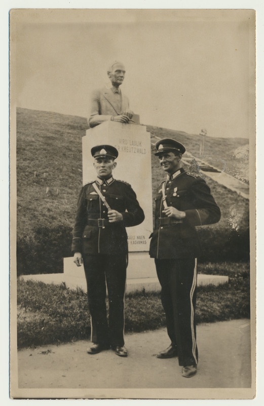 foto, Rakvere, 2 tuletõrjujat Vana-Karistest, sh A. Kartus, u 1935