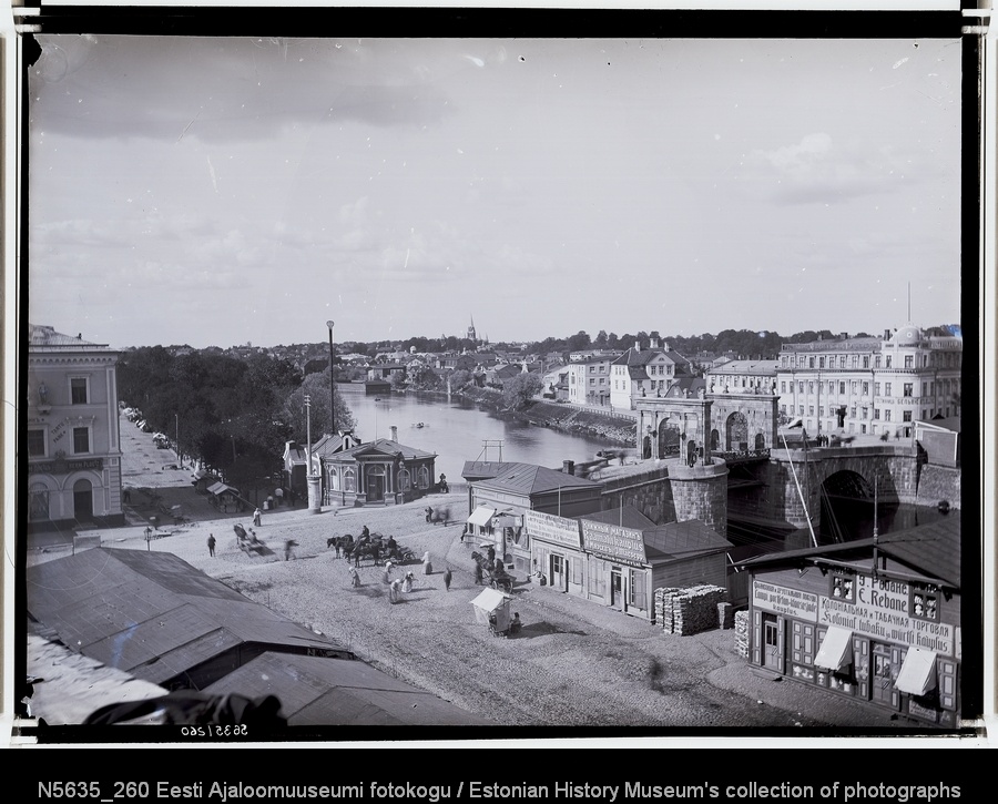 Vaade Riia tänavale, Emajõele ja Kivisillale