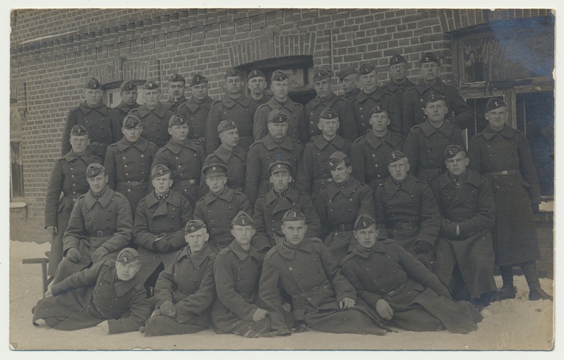 foto, R. Mager sõjaväekaaslastega, u 1920
