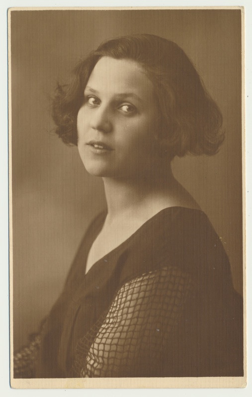 foto, näitleja Salme Liiv, rinnaportree, u 1930