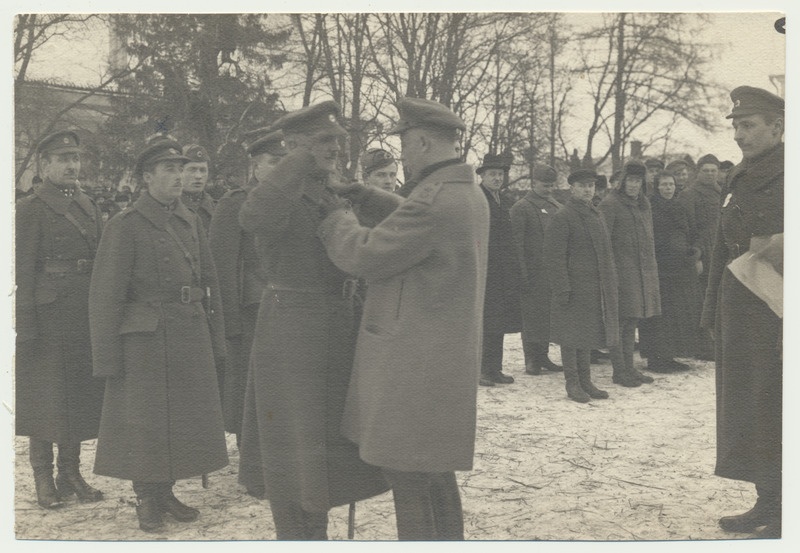 foto, Võru, Vabadusristide andmine, sh R. Mäger, 24.02.1921?