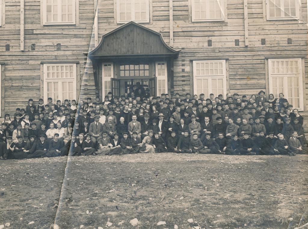 Jõhvi University students and teachers