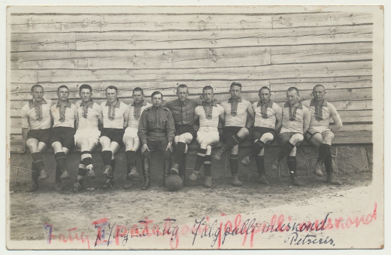 foto, Petseri, 7. jalaväerügement, jalgpalli meeskond, 1929