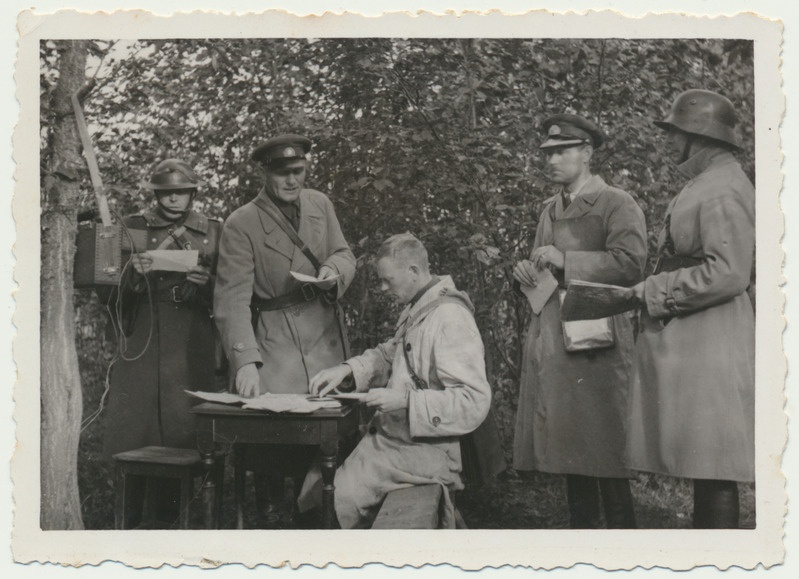 foto, Eesti Kaitseväe väliõppus, grupp, sh W. Vaga, u 1935