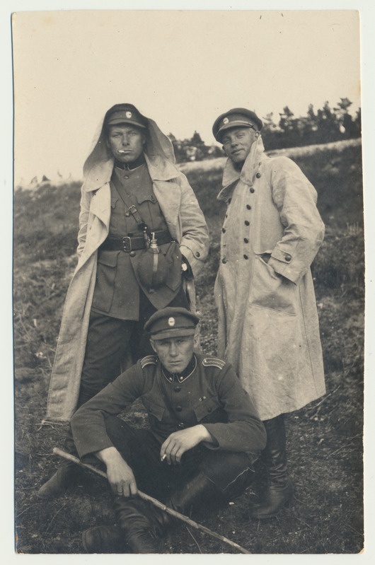 foto, Eesti Kaitseväe väliõppus, 3 meest, sh W. Vaga, u 1930