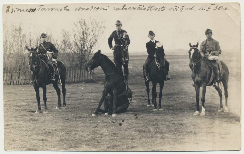 foto, Kaitseliidu Sakalamaa Malev, I Tarvastu eskadroni ratsavõistluste võitjad, 11.05.1930