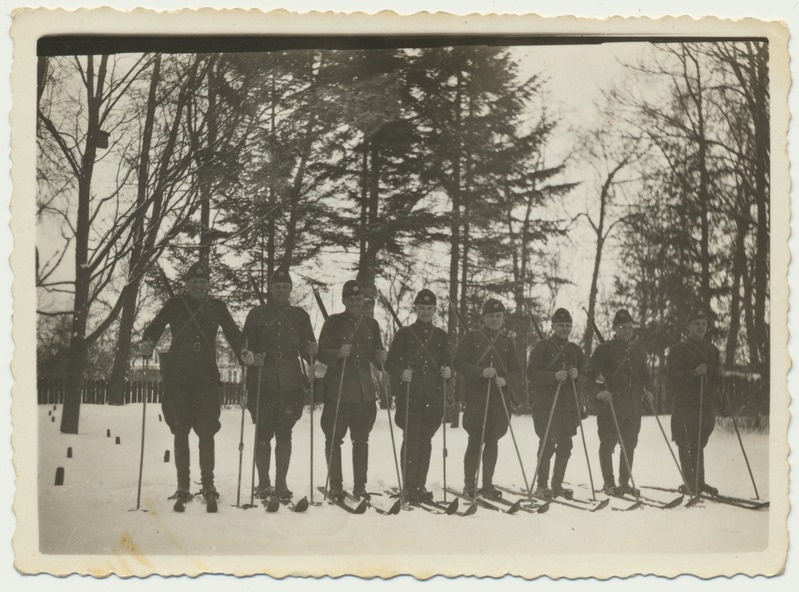 foto, Viljandi, gümnaasiumi park?, Sakala Partisanide Pataljon, suuskurjagu, 1940
