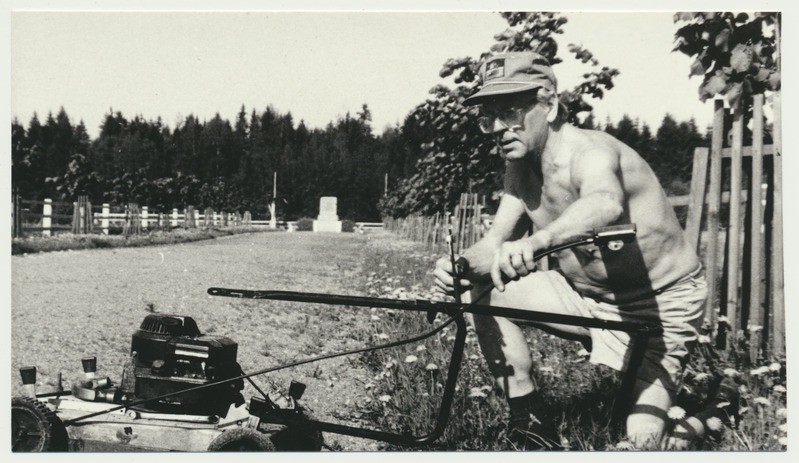 foto, Viljandimaa, Vardja küla, kindral J. Laidoneri sünnikoha korrastus, 1993, foto L. Kadalipp