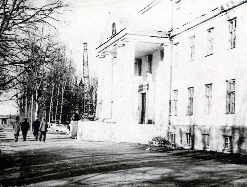 Construction of the new courtyard in Tihemetsa