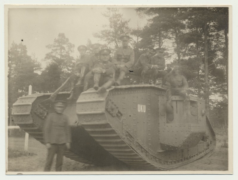 foto, Eesti sõjavägi, auto-tankide divisjon, grupp, tank, 1926