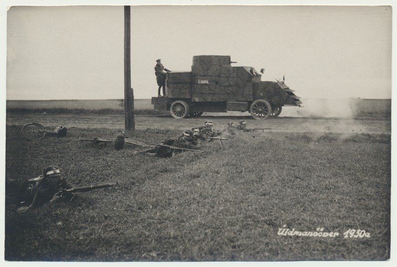 foto, Eesti Kaitsevägi, üldmanööver, sõdurid, soomusauto, september 1930