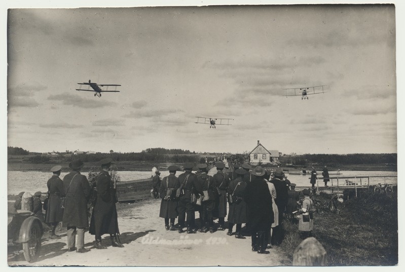 foto, Eesti Kaitsevägi, üldmanööver, grupp, 3 lennukit, september 1930