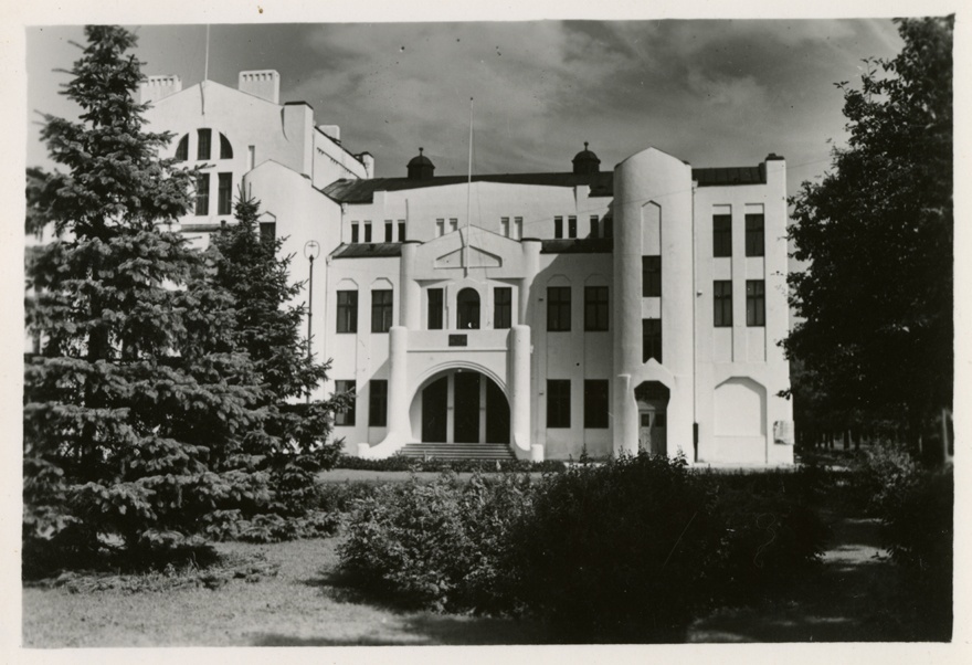 Endla Theatre and comrade, view. Competition: a. Jung and Georg Hellat; facade: Erich von Wolffeldt