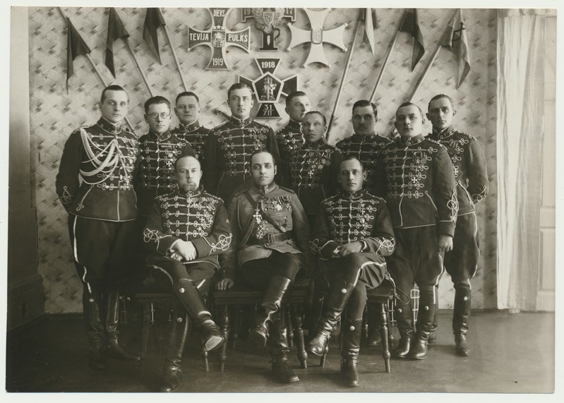foto, Tartu, grupp ratsaväelasi, 1932, foto P. Grüneb