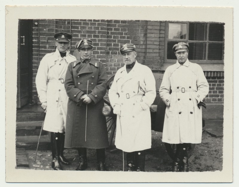 foto, Tartu, ratsarügemendi staap, ees grupp, 1934