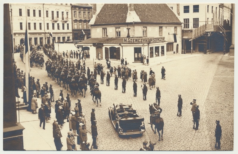 foto, Tallinn, ratsaeskort sõitmas sadamasse Poola presidendile vastu, 1935