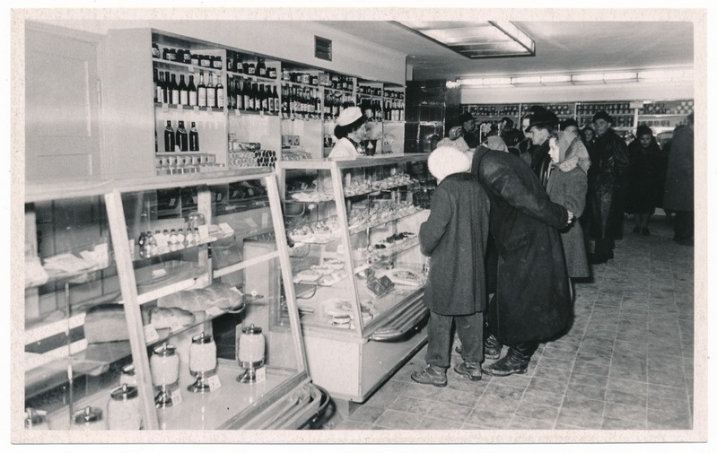 foto, Viljandi, toidupood (Posti tn?), u 1960
