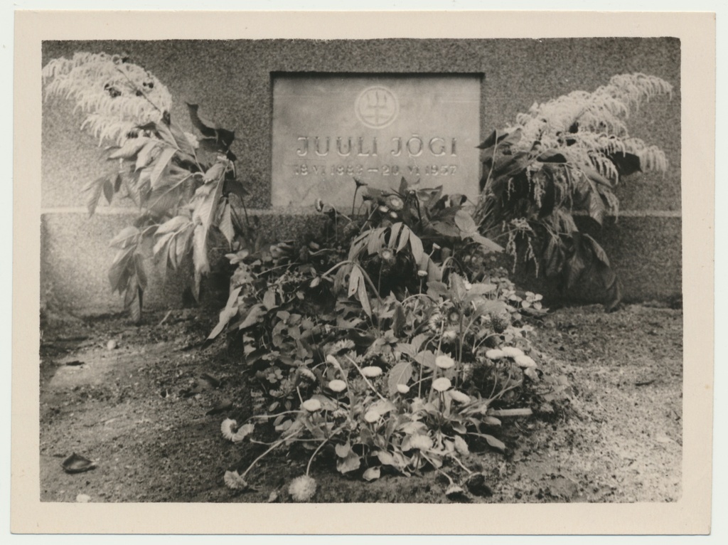 foto, Tallinn, Rahumäe kalmistu, Juuli Jõgi  hauaplats, u 1960