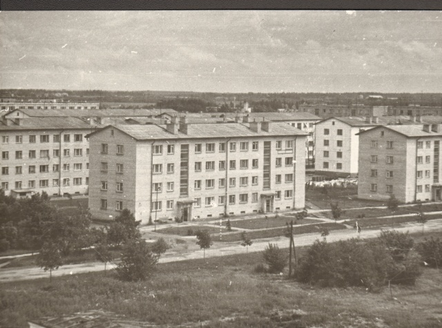 Photo, new apartment building in Paides 1976.