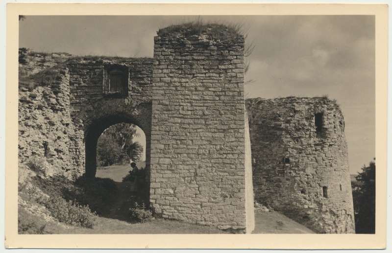 fotopostkaart, Petserimaa, Irboška linnuse varemed, u 1935, foto J. Triefeldt