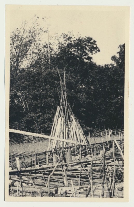 fotopostkaart, Saaremaa, roigasaed, püstkoda, u 1934, foto V. Suraš