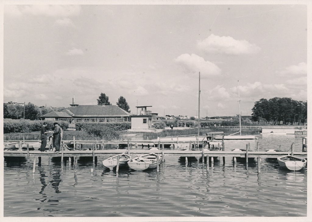 foto, Viljandi, paadisild, rannakohvik, vetelpääste, u 1960, foto A. Kiisla