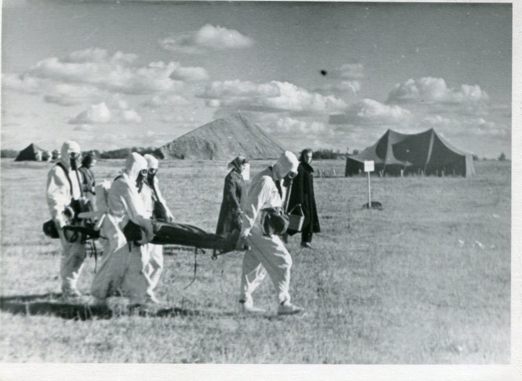 The Republican competition of the Red Cross Society's Sanitary Seals in Kohtla-Järvel. Wearing the sufferer