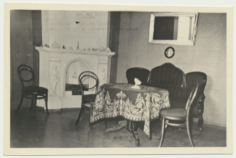 fotopostkaart, C.R. Jakobsoni talumuuseum, kaminatuba, u 1957