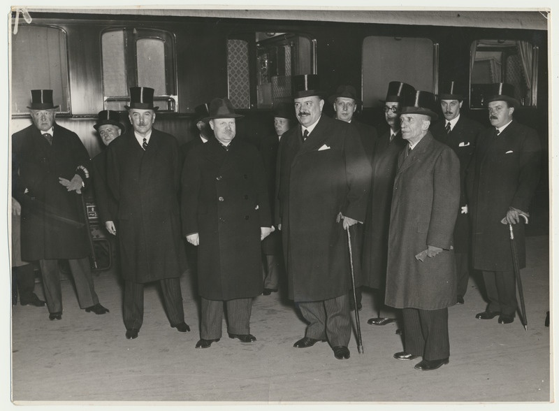 foto, haridusminister A. Jaakson jt, Ungari?, u 1938, foto Forrai