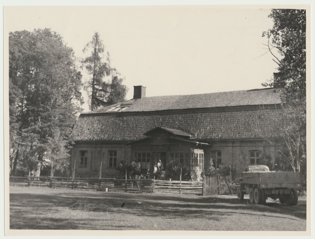 foto, Viljandimaa, Pornuse mõis, peahoone kolhoosi keskusena, u 1950