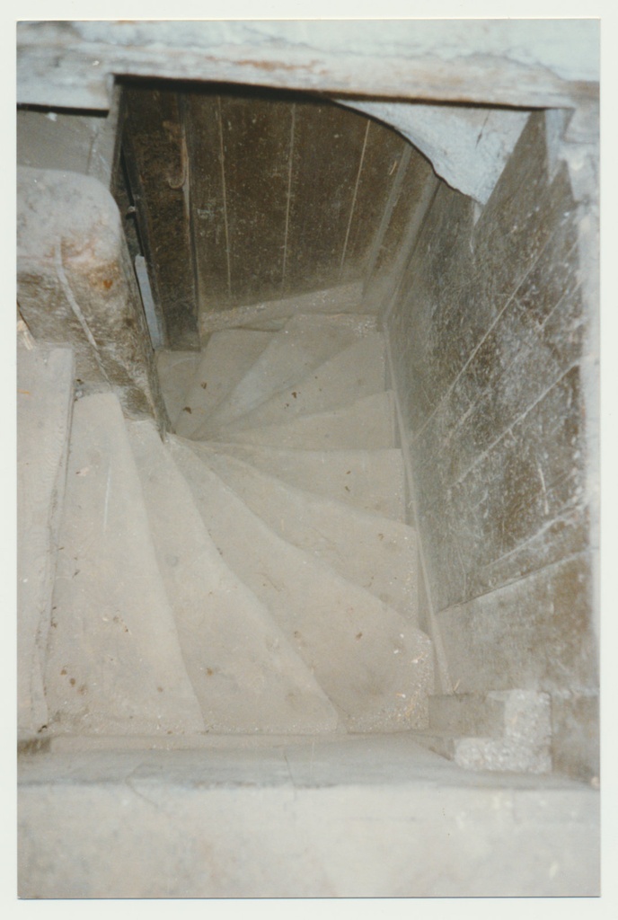 foto, Viljandi muuseum, hoone, trepialune ruum, 1994