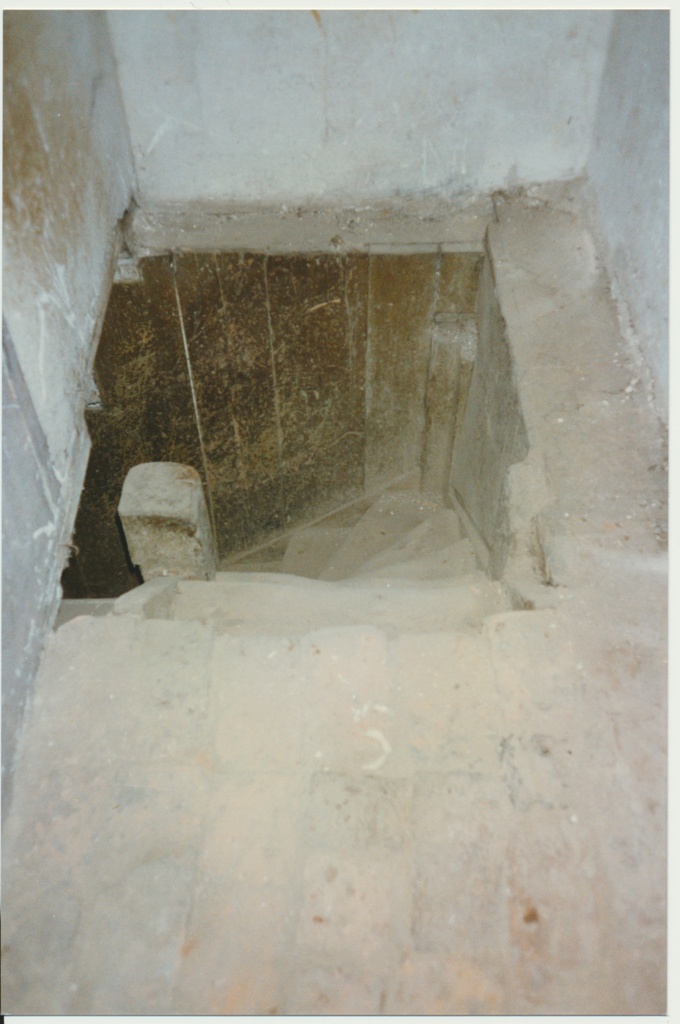 foto, Viljandi muuseum, hoone, trepialune ruum, 1994