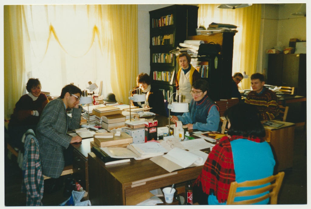 foto, Viljandi muuseum, tööruum, töötajad, 1994