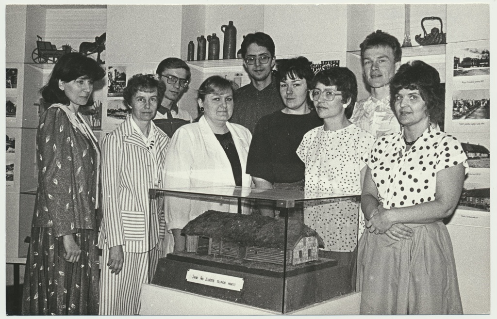 foto, Viljandi muuseum, töötajad, 1993, foto E. Veliste