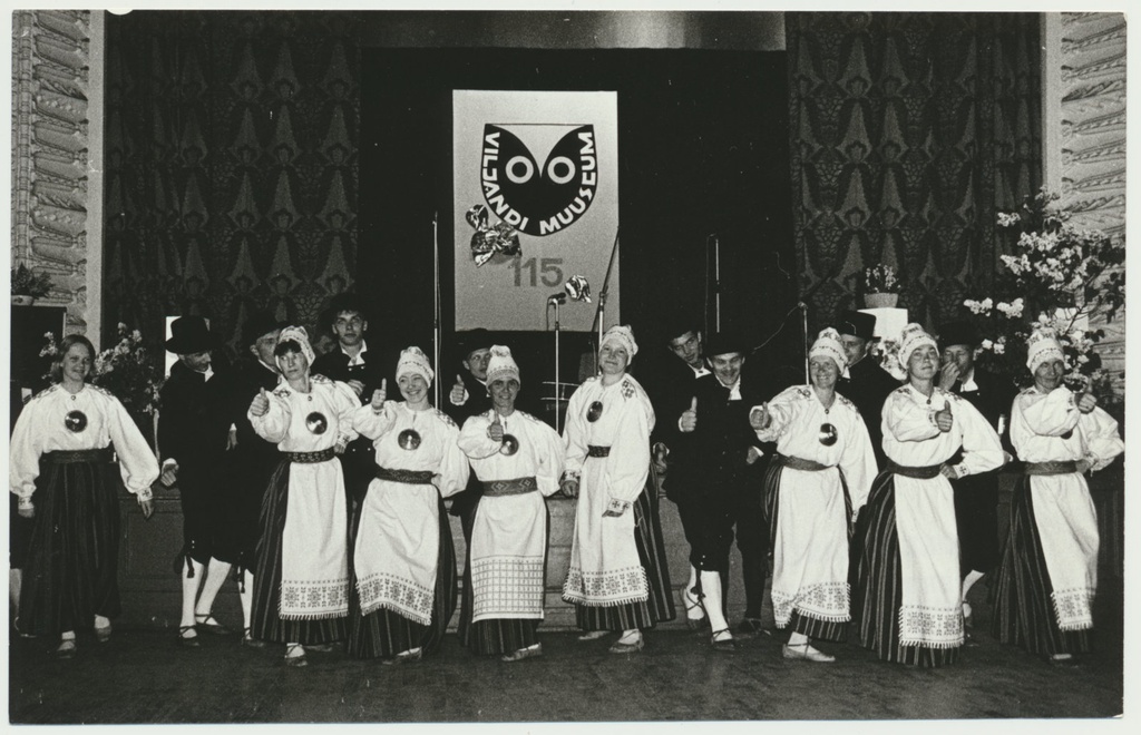 foto, Viljandi muuseum 115, kultuurimaja segarühm, 1993, foto E. Veliste