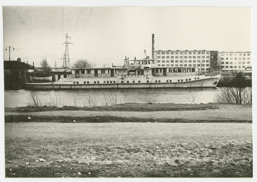 Travel ship Lermontov at Tartu Seaport