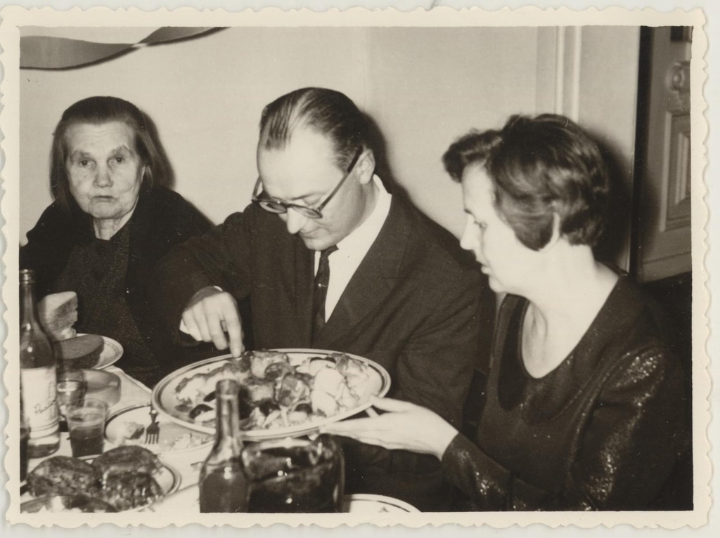 Vanema teadusliku töötaja Ene Õunase ja Tõnu Asu pulmapidu TKM-is 27.09.1969